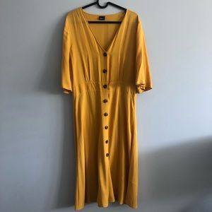 Size 10 Yellow Midi buttoned summer dress NWOT